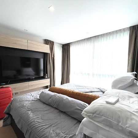 2 Bedrooms Near Pattaya Beach Екстер'єр фото