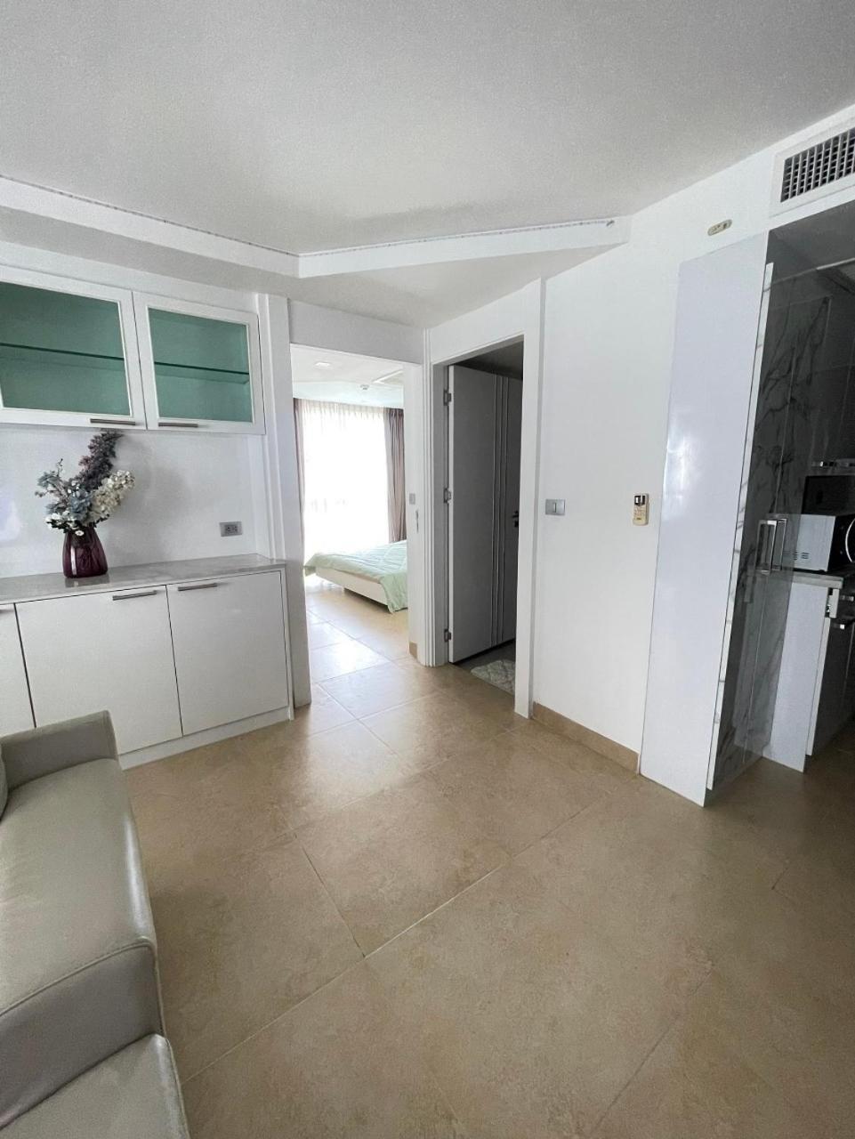 2 Bedrooms Near Pattaya Beach Екстер'єр фото
