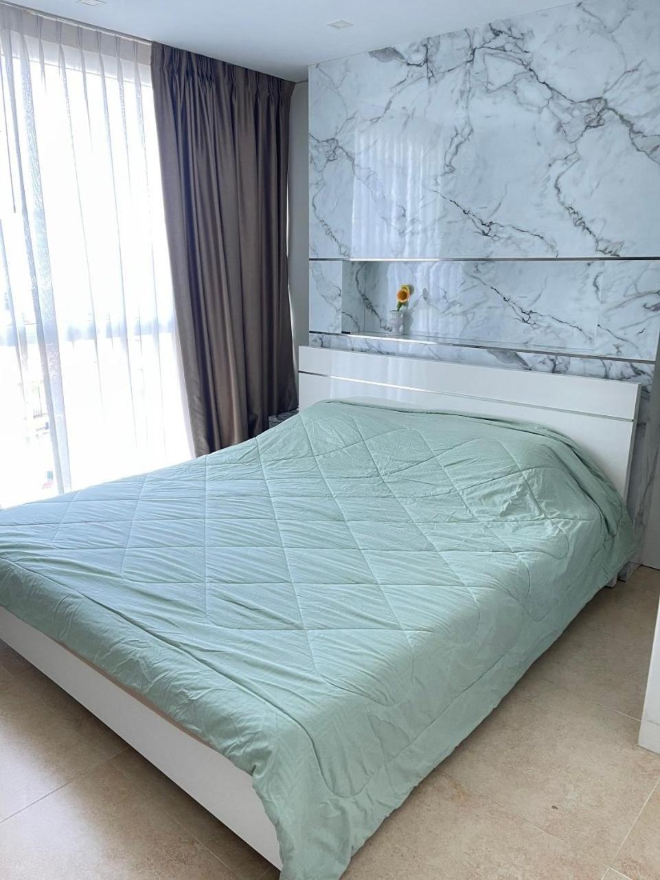 2 Bedrooms Near Pattaya Beach Екстер'єр фото