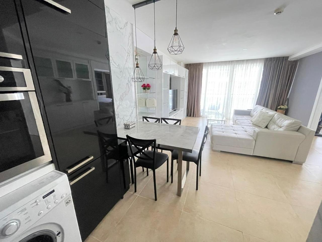 2 Bedrooms Near Pattaya Beach Екстер'єр фото