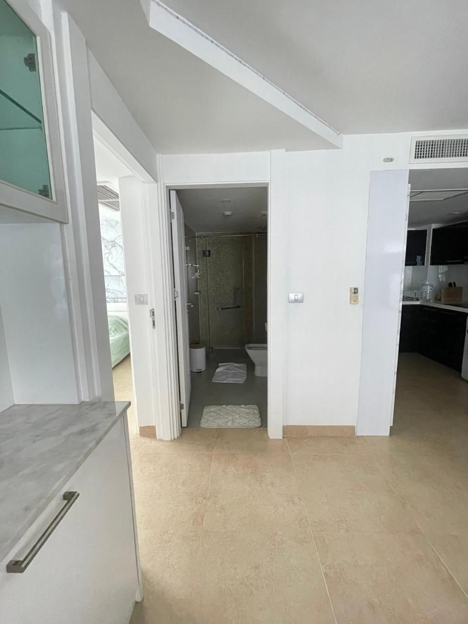 2 Bedrooms Near Pattaya Beach Екстер'єр фото